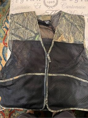 Quail Unlimited Mesh Hunting Vest in Camo and Black